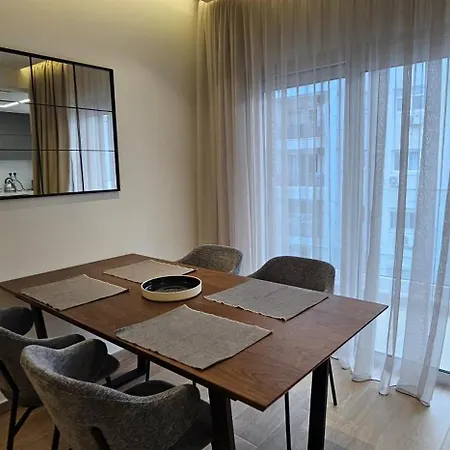 Trendy Neapolis Apartment *